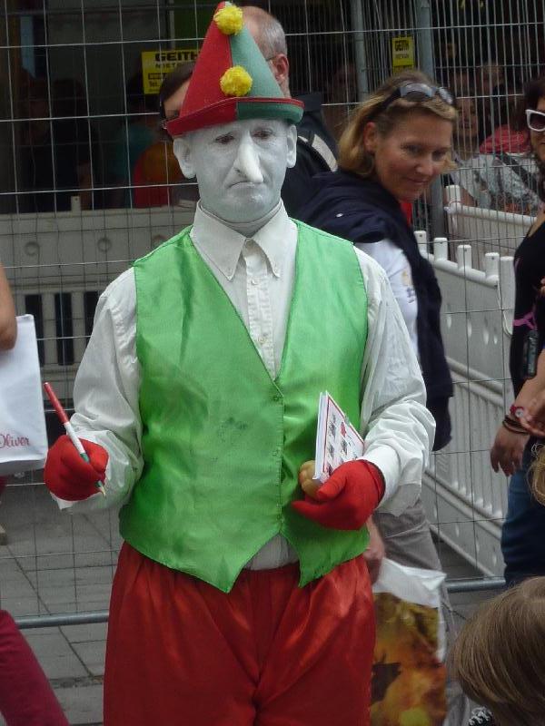 Clown haelt durch