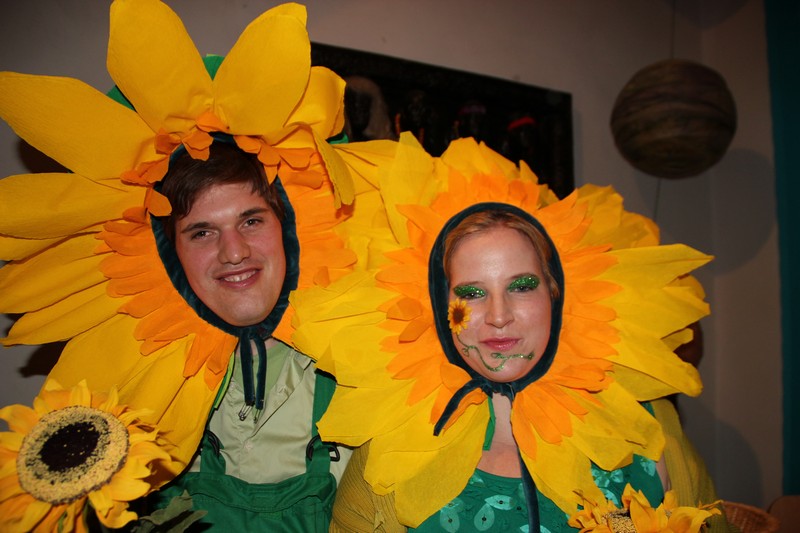 Flower Power Bewegung im Kuenstlerhaus