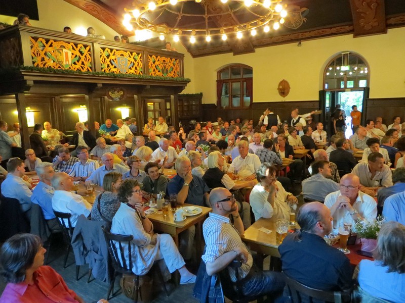 Eine Sensation für die neue Partei AFD im Augustinerkeller