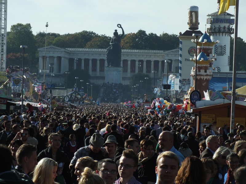 Wiesn am Tag der Einheit sehr gut besucht