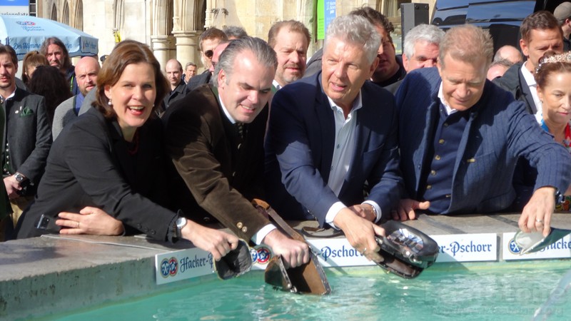 Traditionelle Geldbeutelwäsche in München