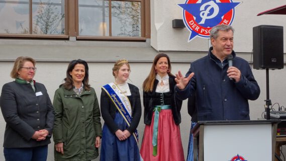 Eröffnung der Sparelsaison 2024 auf dem Viktualienmarkt 
www.muenchenfenster.de